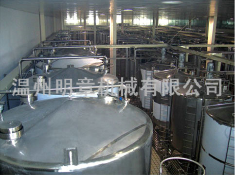 Single layer storage tank